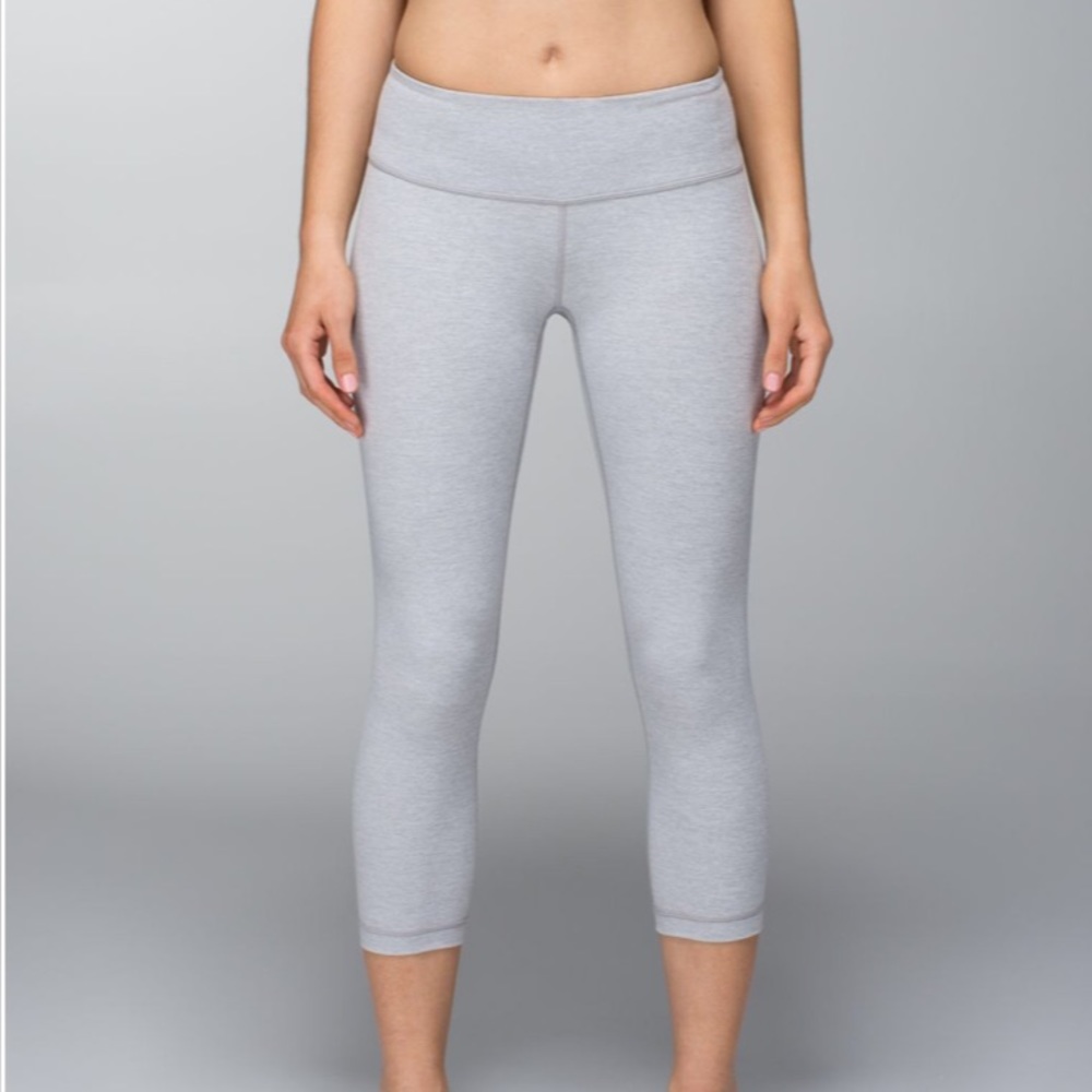 21’ Lululemon Align Leggings